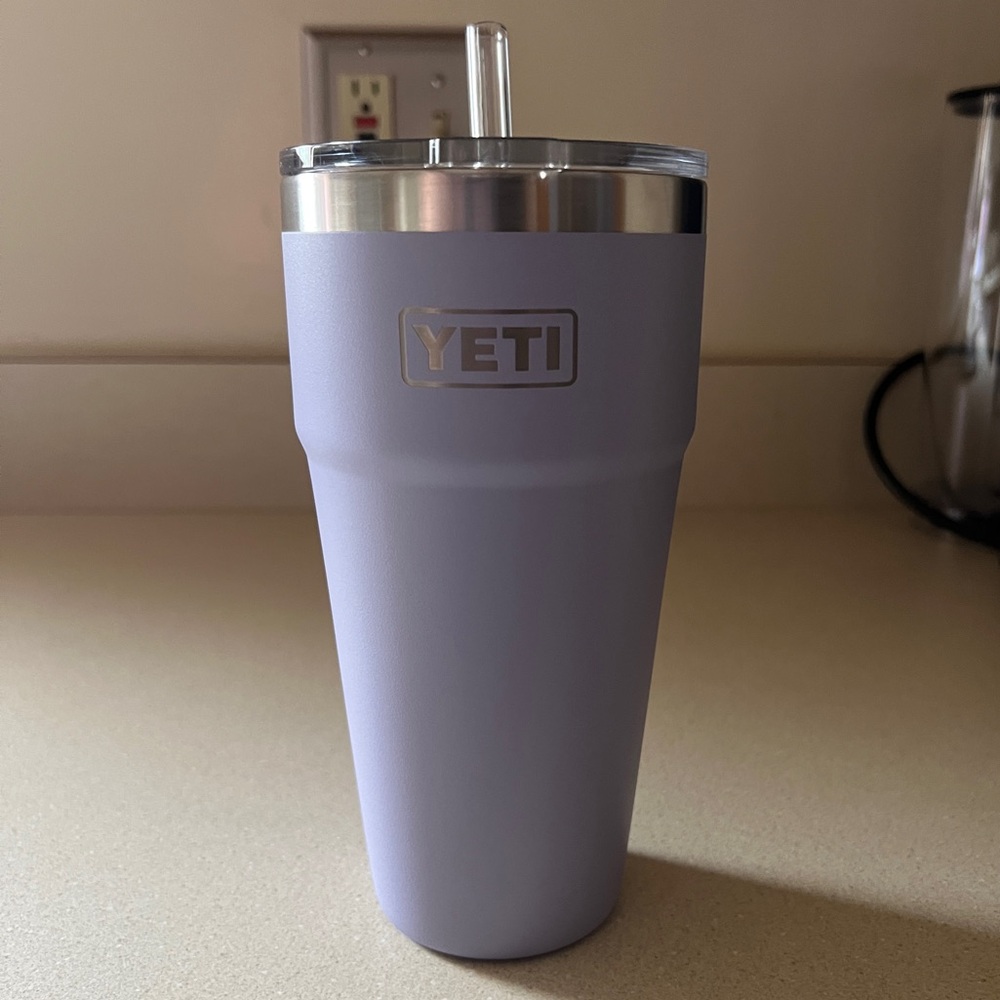 YETI 26oz Rambler w/ Straw Lid - Cosmic Lilac